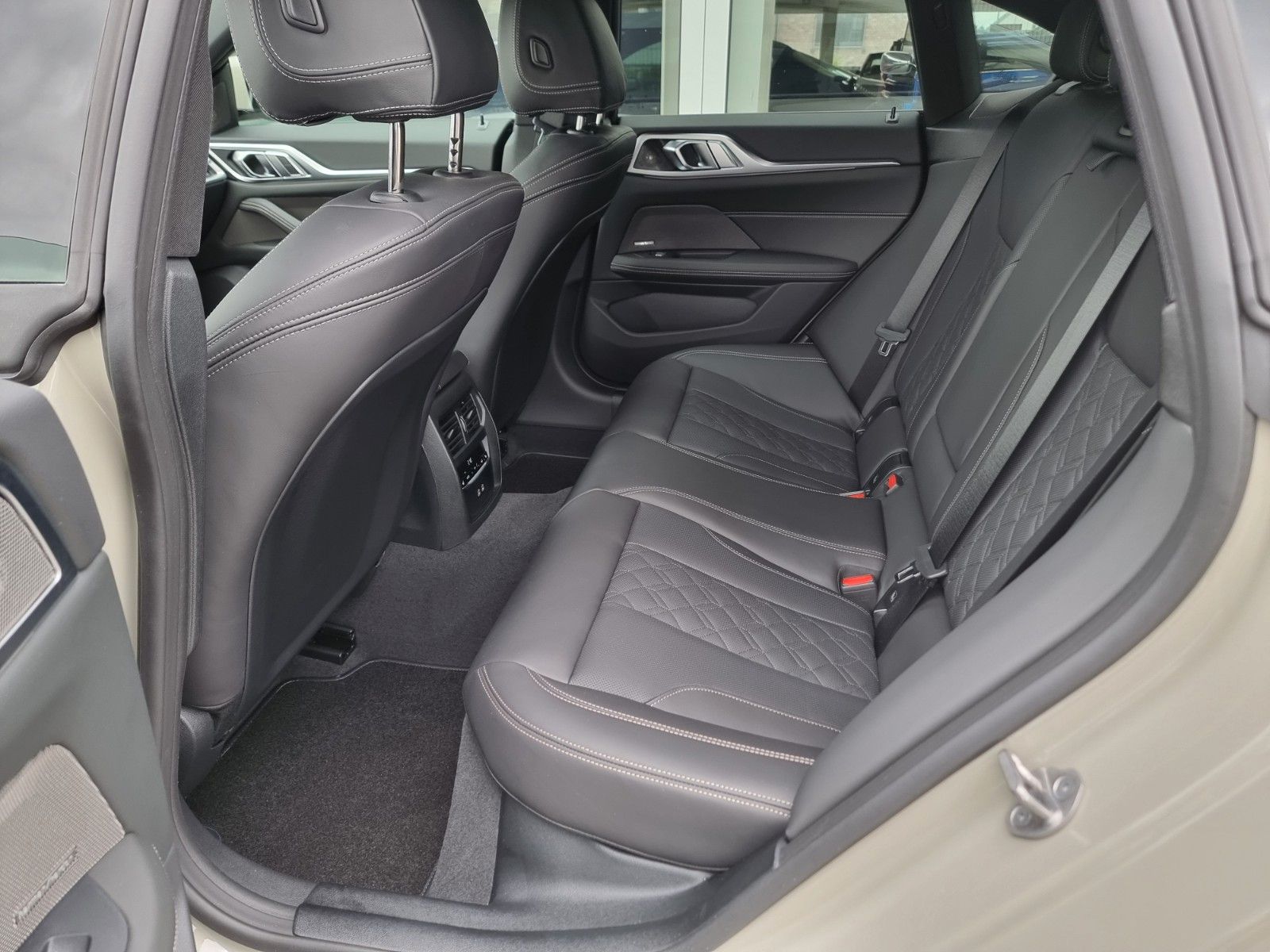 Fahrzeugabbildung ALPINA B4 3.0 Allrad GT/Neuzustand/Keramik+Foliert