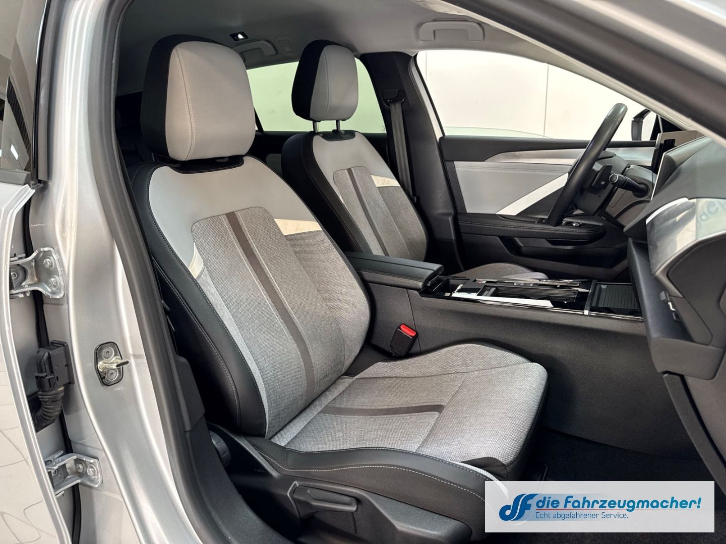 Fahrzeugabbildung Opel Astra L Sports Tourer Elegance 1.5 D EU6e Navi L