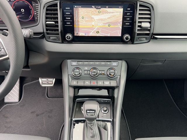 Karoq 1.5 TSI Sportline DSG/AHK/PANO/NAVI/ACC/KA