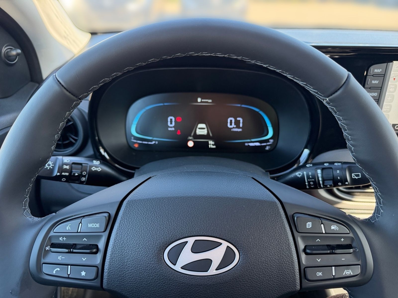 Fahrzeugabbildung Hyundai i10 1.0 Select Navi Kamera