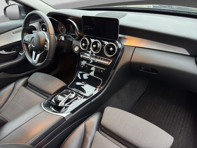 Fahrzeugabbildung Mercedes-Benz C 180 T Avantgarde+LED+Navi+Kamera+Spur+AHK