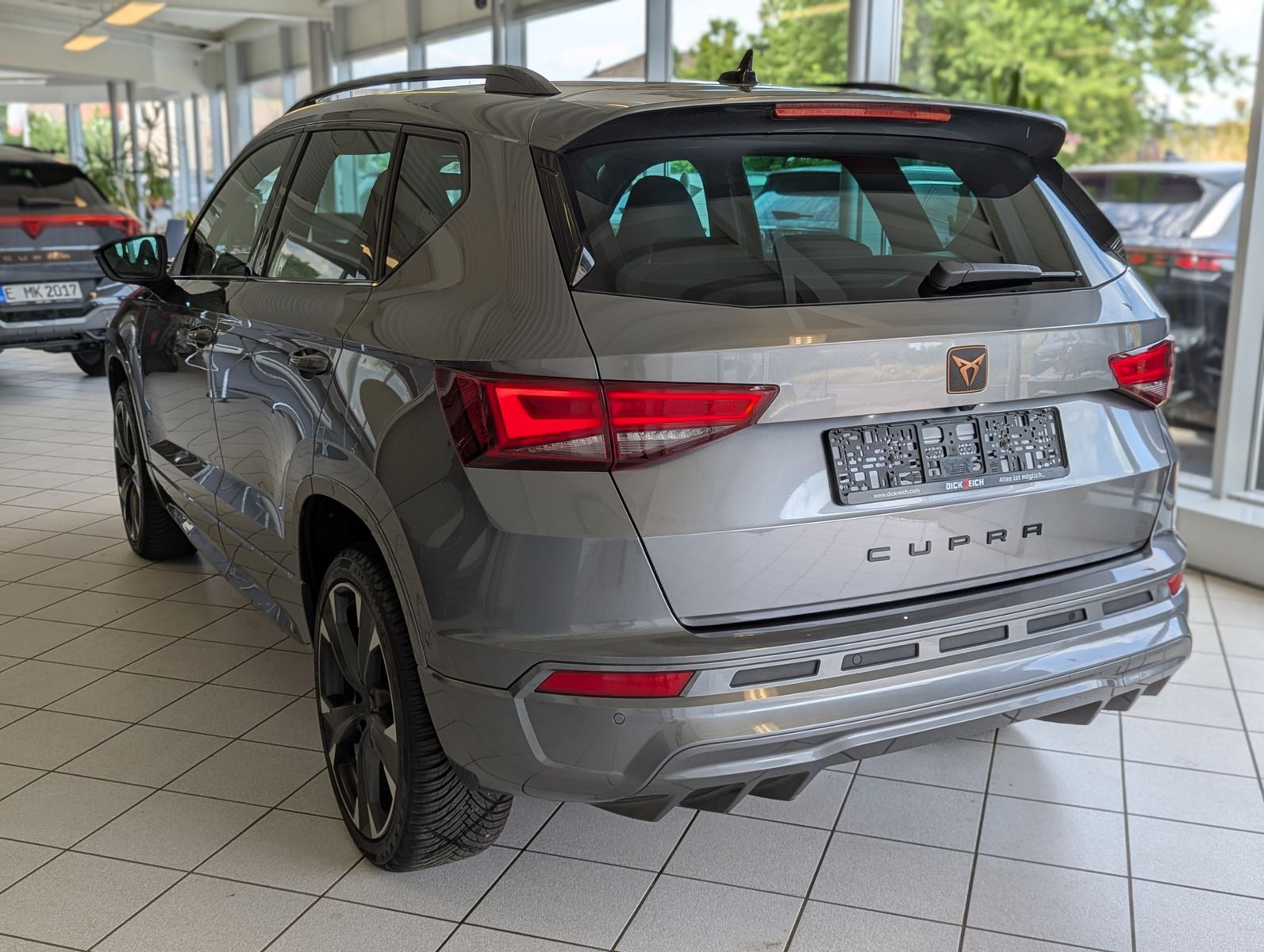 Fahrzeugabbildung CUPRA Ateca 1.5 TSI DSG Business-Plus AHK-Vorb. 19"
