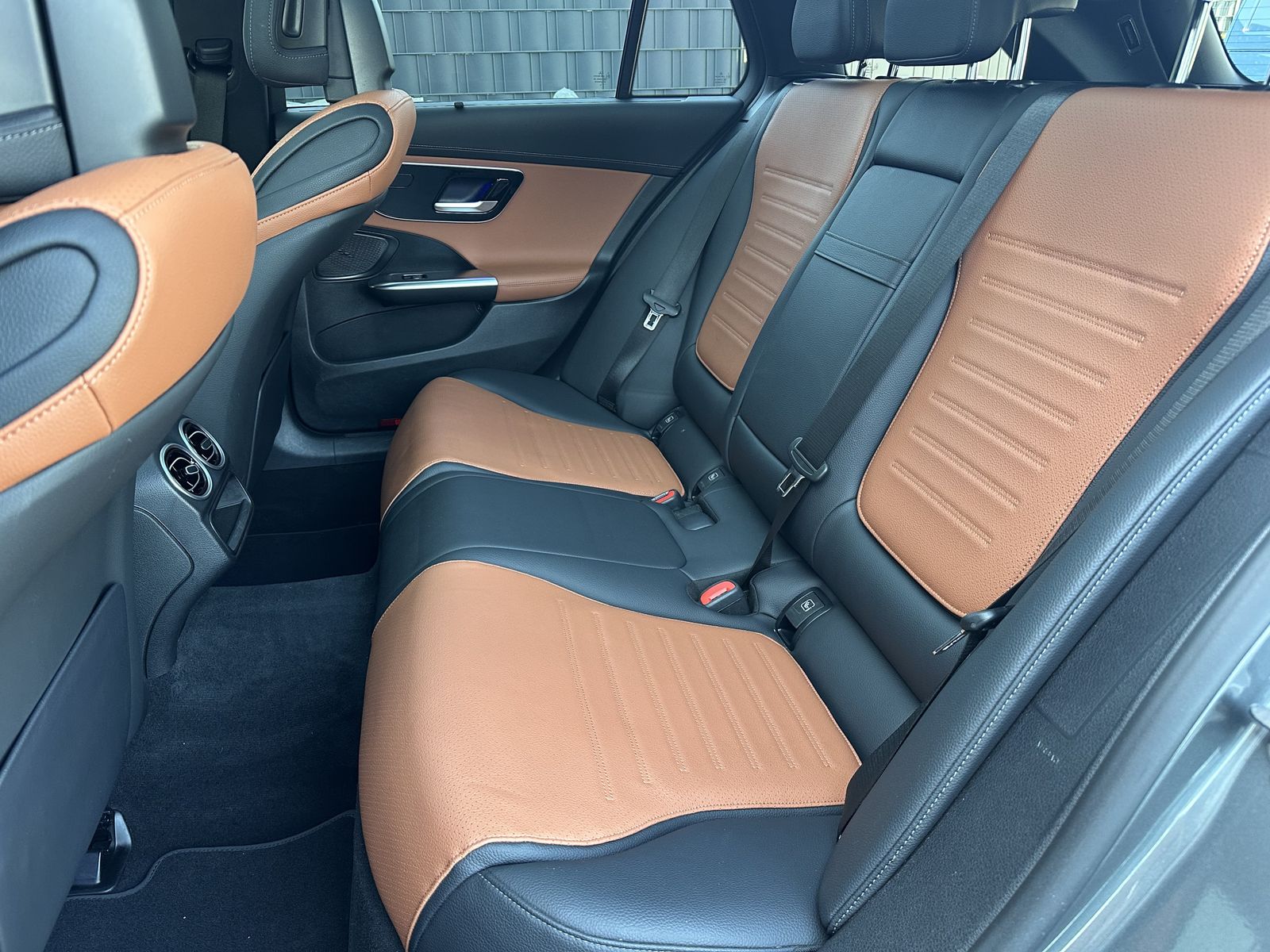 Fahrzeugabbildung Mercedes-Benz C 200d T AMG-Line NAV+LED+PANO+HUD+CARPLAY+VCOCK