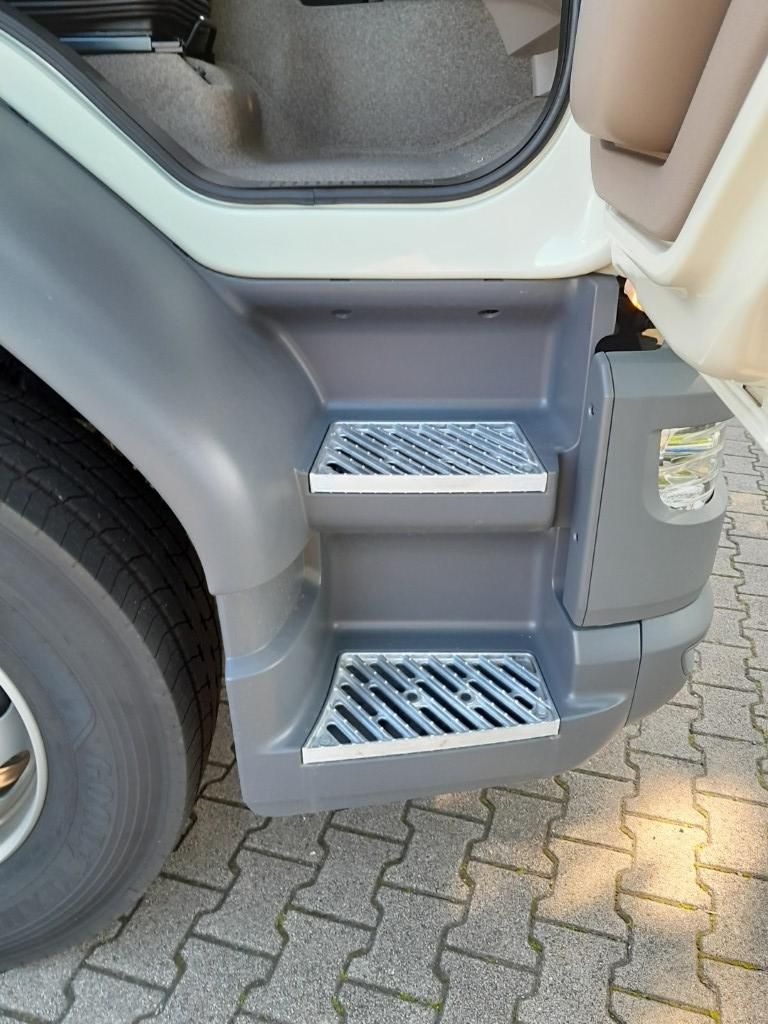 Fahrzeugabbildung DAF XB 310 FA 18t Getränkeaufbau