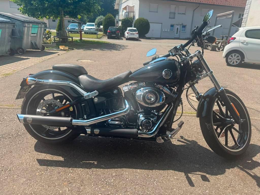 Harley-Davidson BREAKOUT 