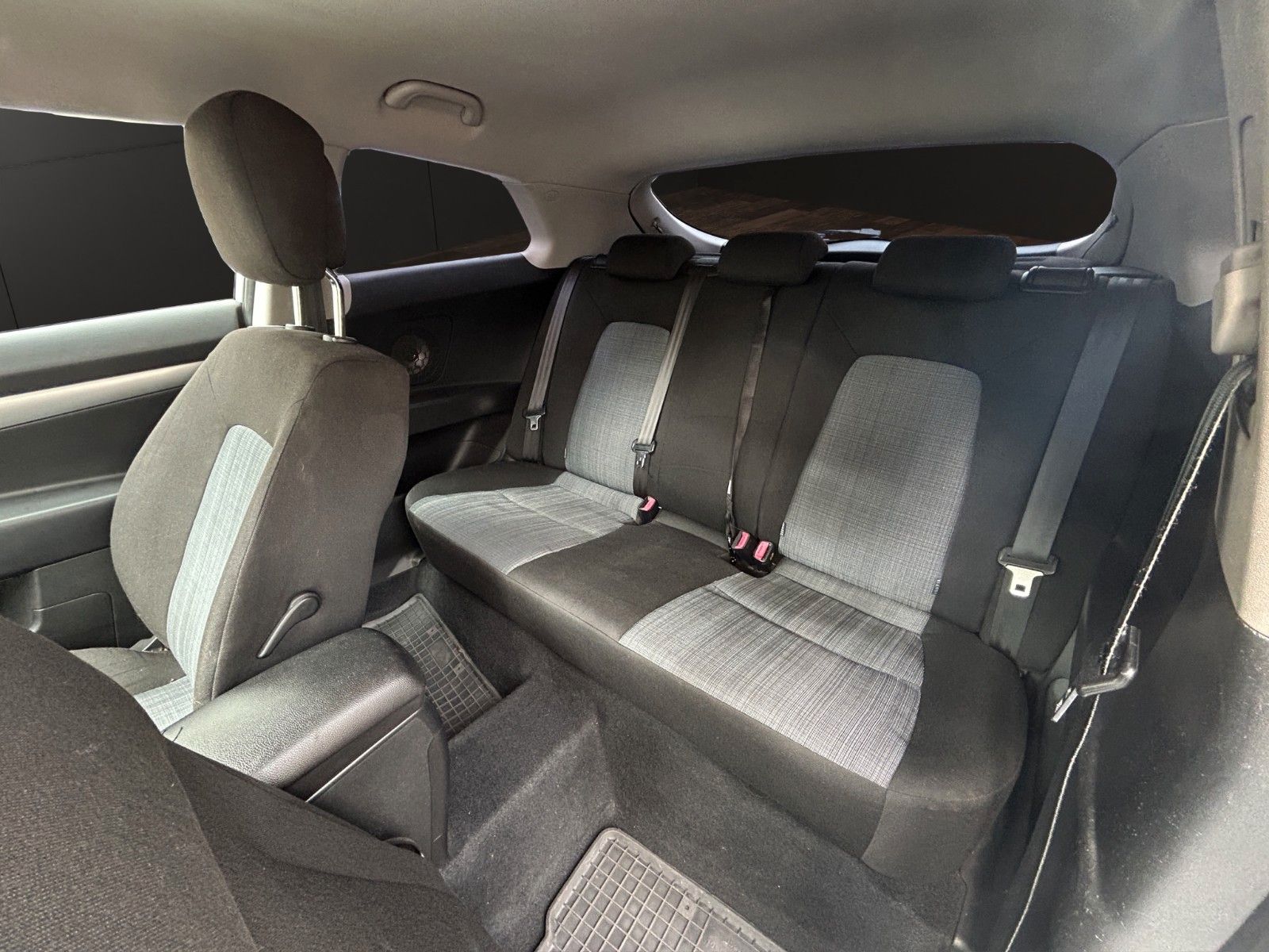 Fahrzeugabbildung Kia cee'd / Ceed 1.6 3Trg /Klima/TÜV AU 2Jahre neu/