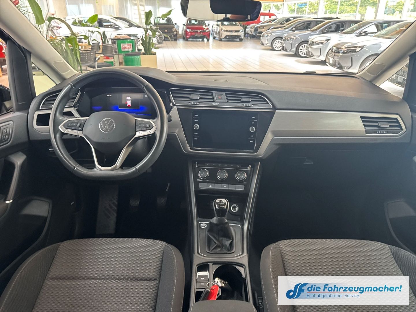 Fahrzeugabbildung Volkswagen Touran Comfortline 7.Si. AHK-klap.150PS Navi Dig