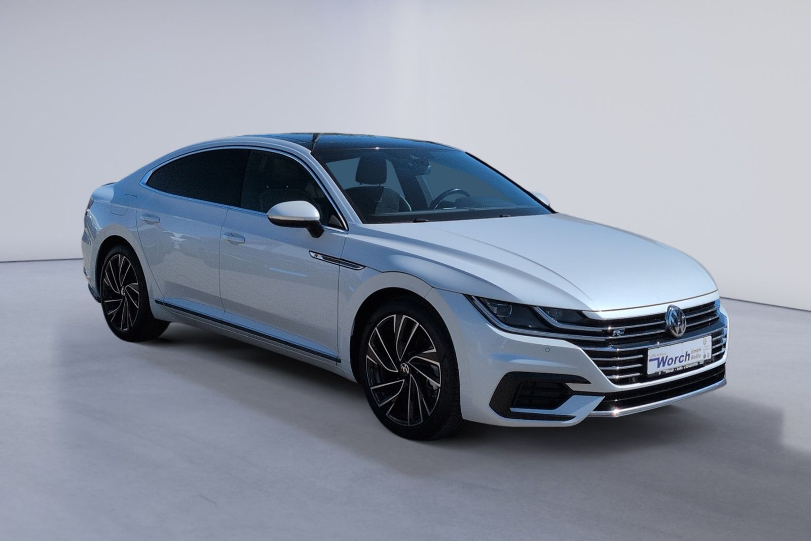 Arteon 2.0 TSI DSG R Line PANO+NAVI+ACC+SHZ