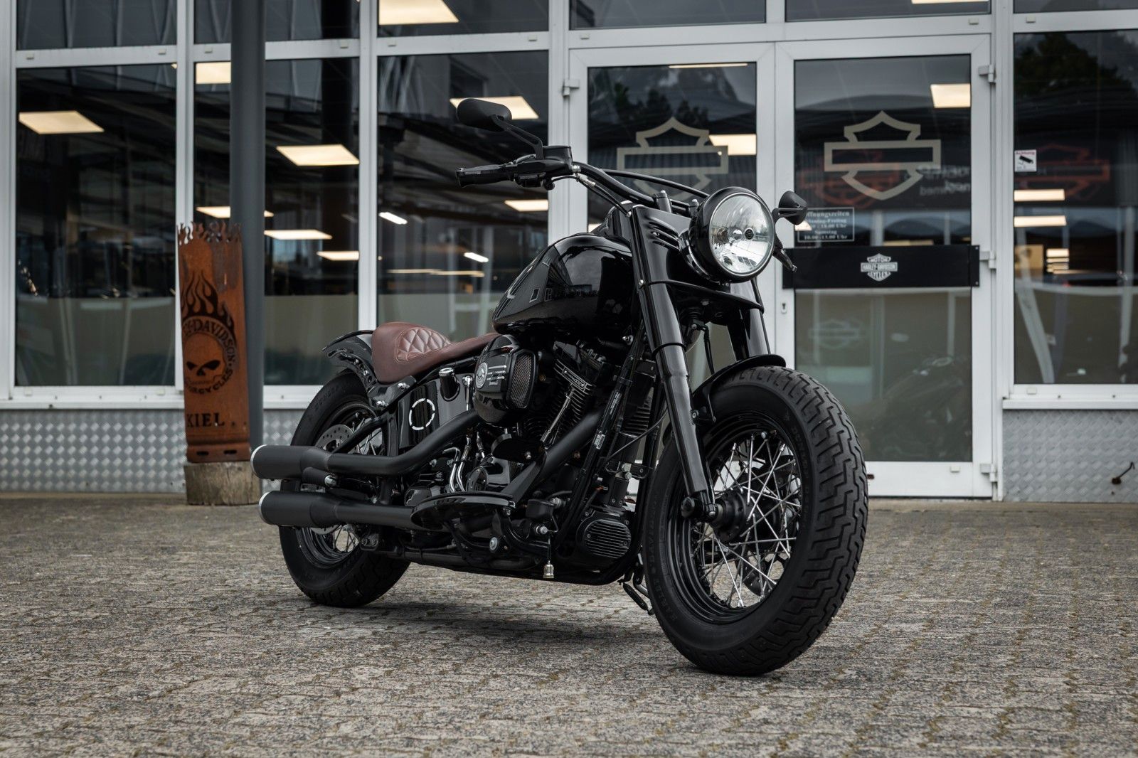 Fahrzeugabbildung Harley-Davidson FLSS SOFTAIL SLIM S 110 cui - Kesstech-Heckumbau