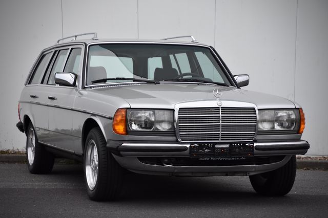 Mercedes-Benz W123 300 TDT TURBO DIESEL Classic Data Note 2