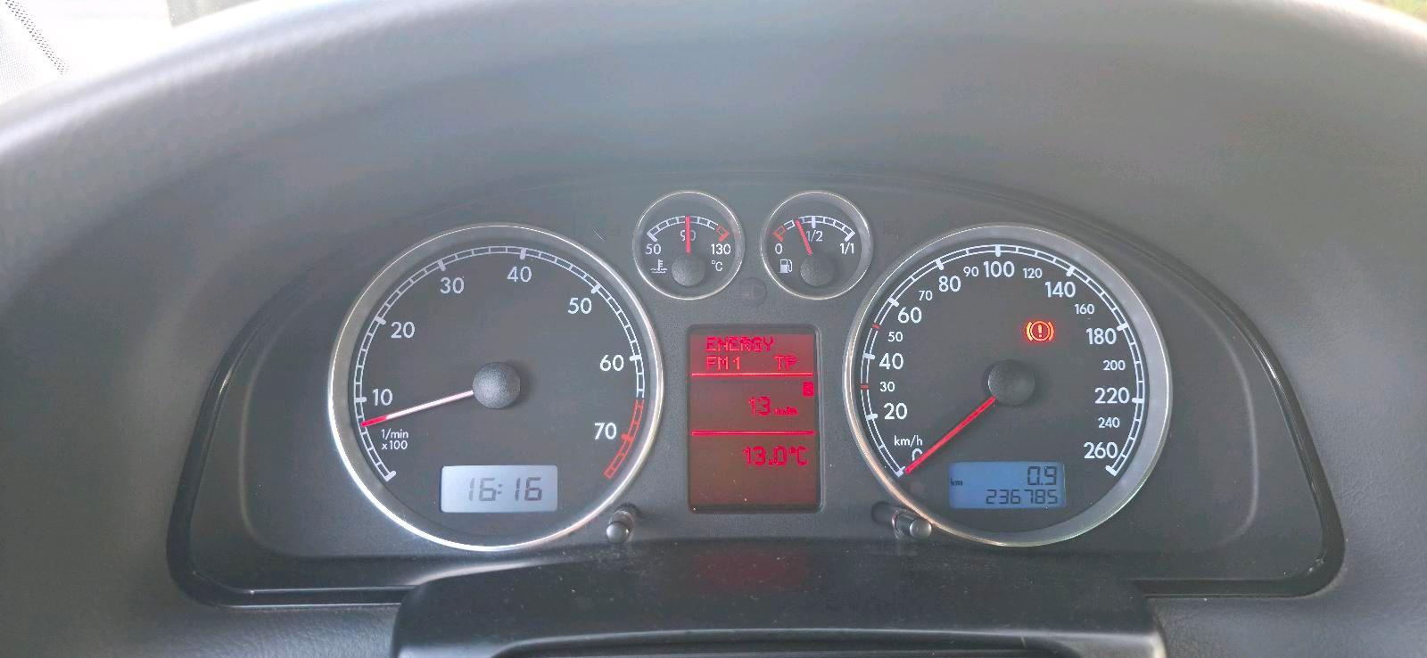 Volkswagen Passat 2004 — photo 13