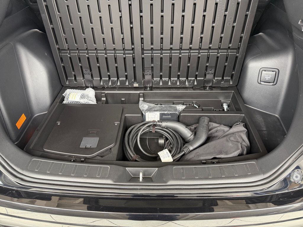 Eclipse Cross 2.4 Plus Select Black Hybrid 4WD *