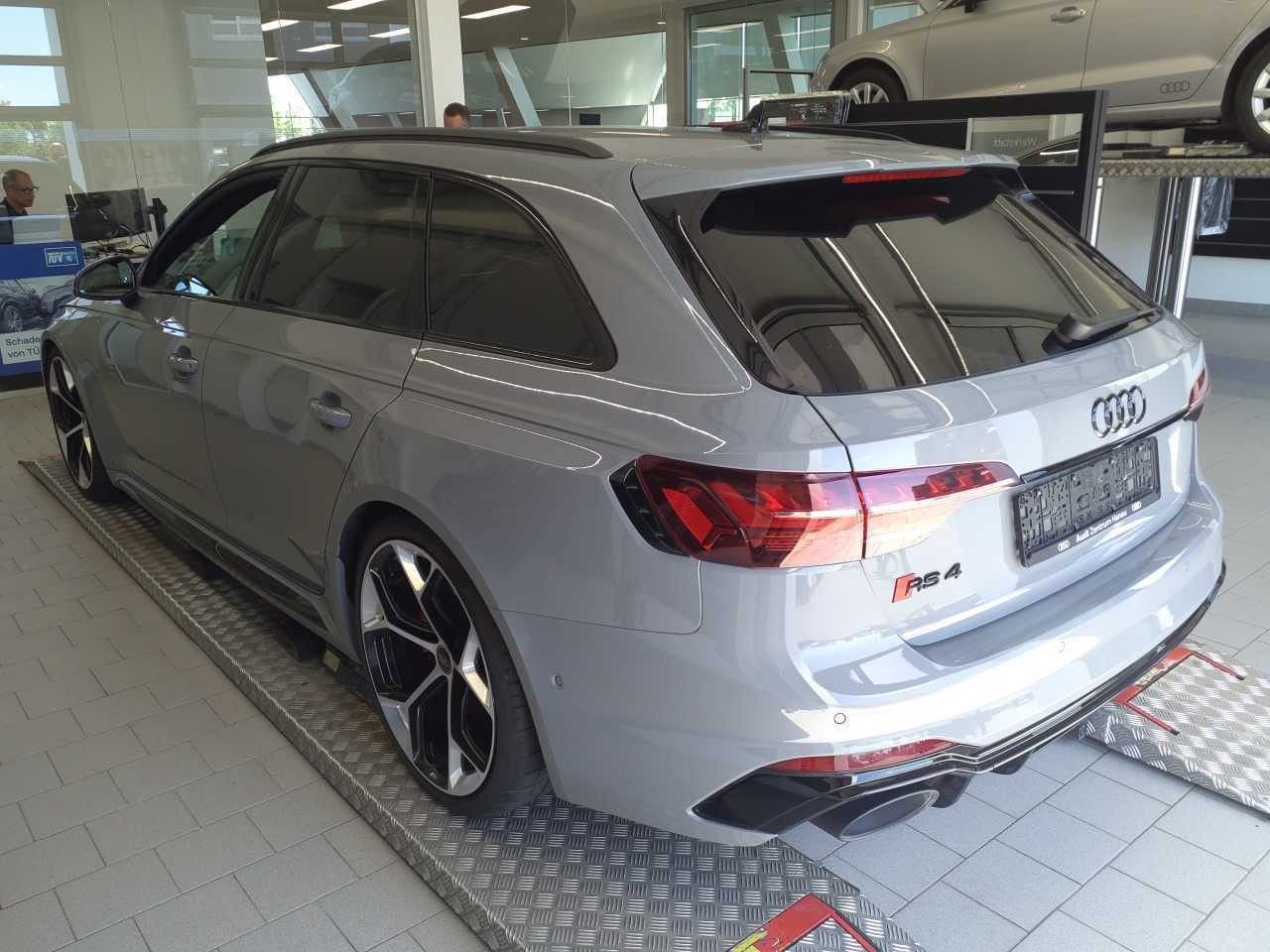 Audi RS4 - Bild 4