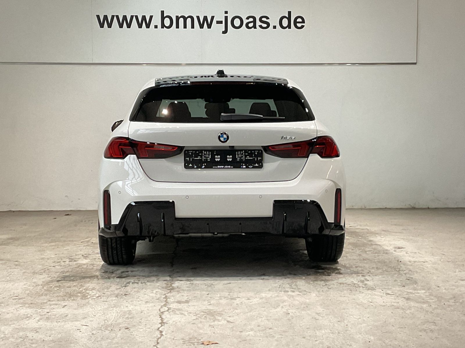 Fahrzeugabbildung BMW 118d Komfortzugang, 18" LMR, AHK M Sportpaket