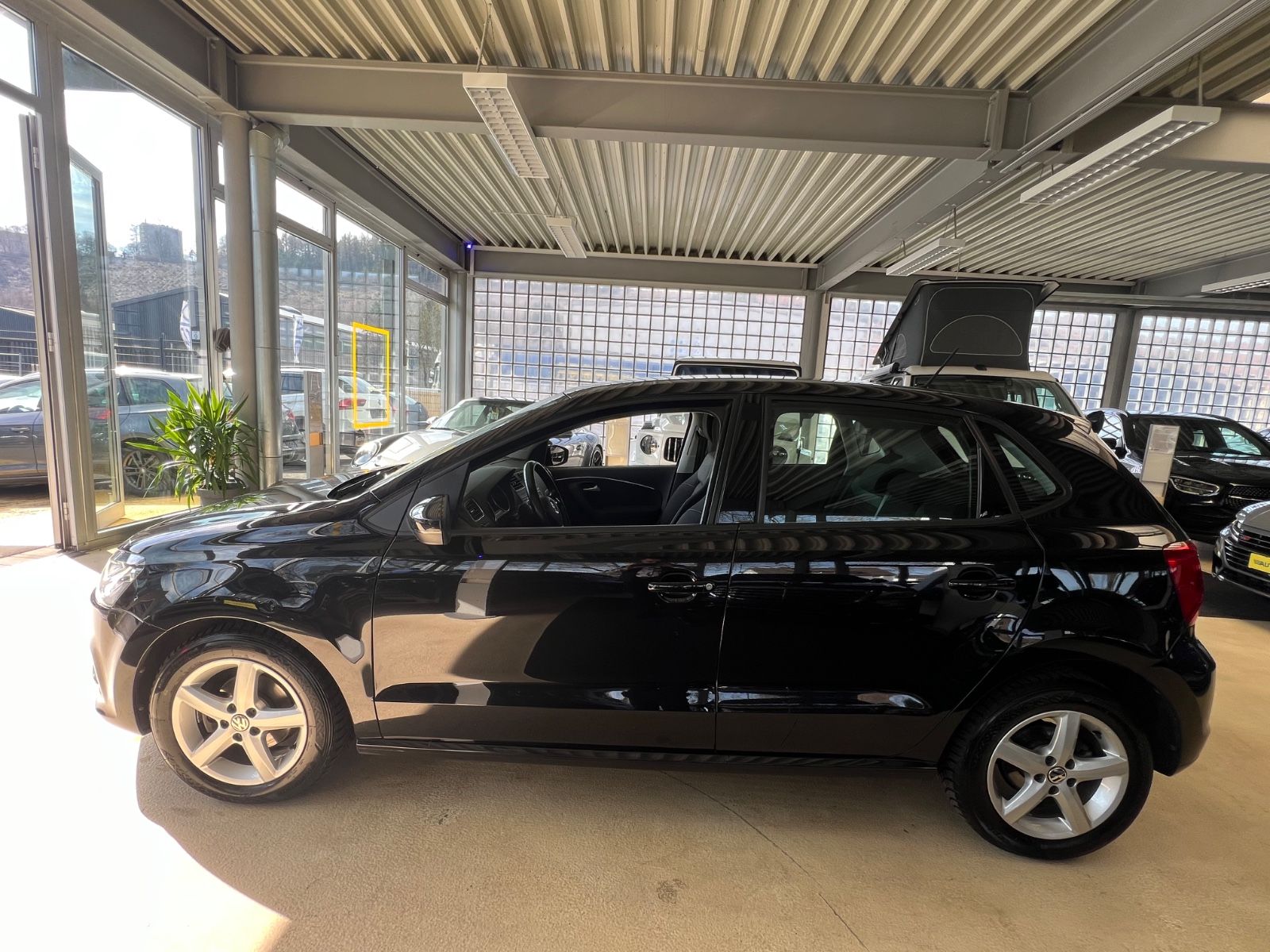 Fahrzeugabbildung Volkswagen Polo V Comfortline BMT *BLUETOOTH*TEMPOMAT*
