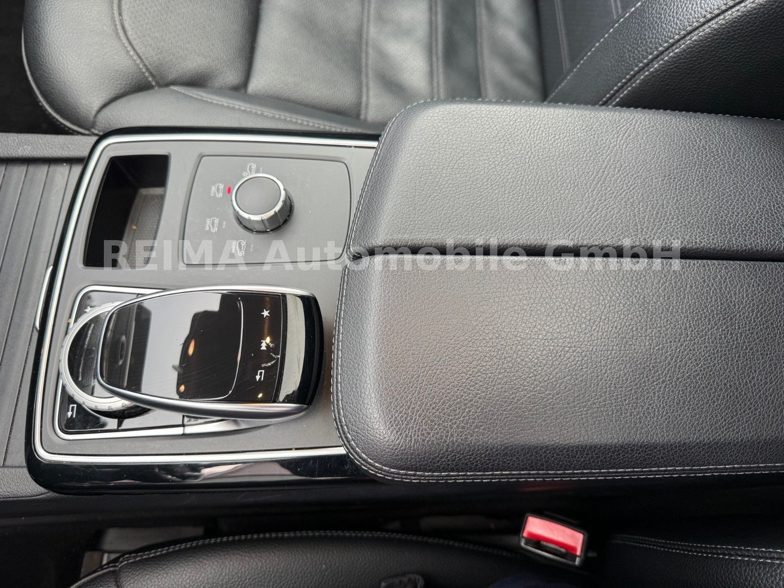 Fahrzeugabbildung Mercedes-Benz GLE 250 d AMG-Paket, LED, H&K, DAB, Leder