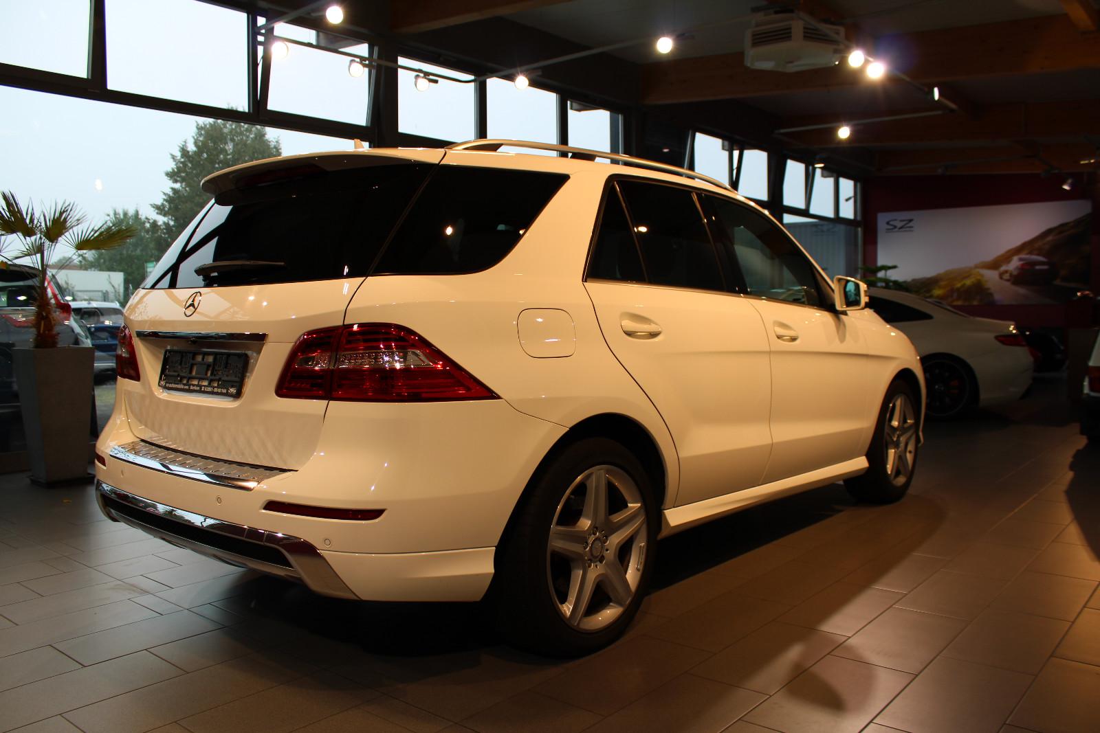 Mercedes-Benz ML 350 CDI AMG Line 4Matic AHK Navi PDC