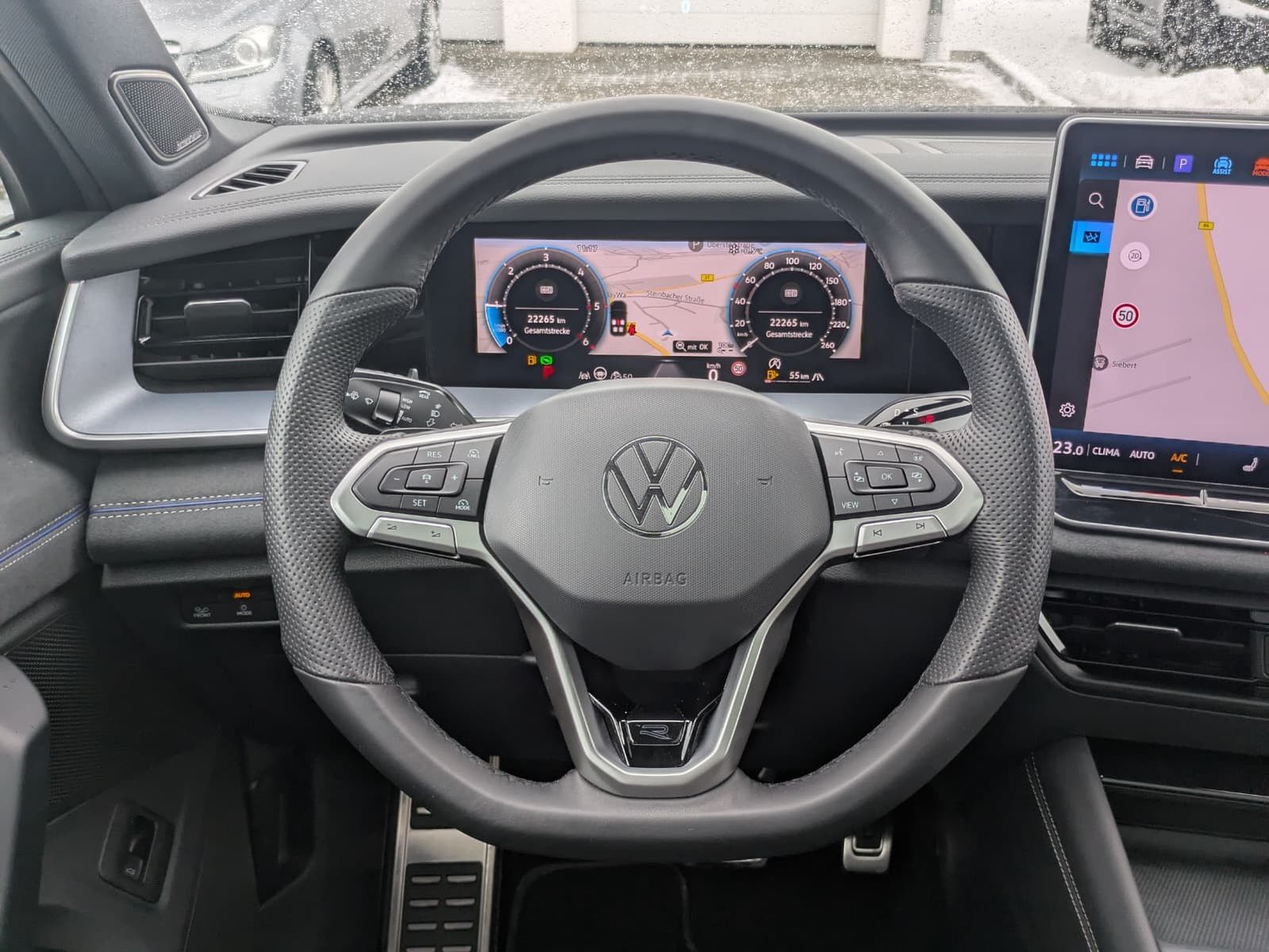 Fahrzeugabbildung Volkswagen Tayron 2.0 TDI 4M R-Line 7Si*MATRIX*AHK*PANO*HUD