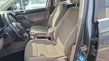 Volkswagen Golf - 11