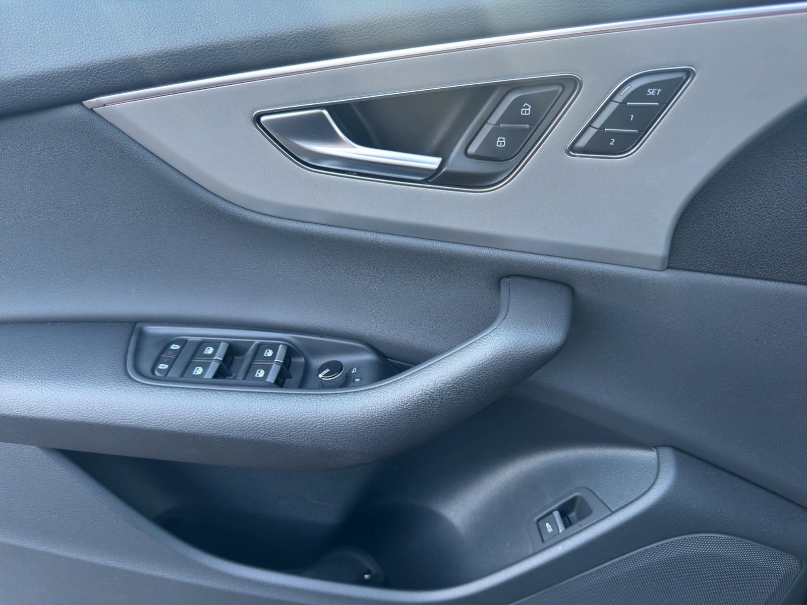 Fahrzeugabbildung Audi Q8 55 TFSI quattro*Navi*360°Kamera*Leder*LED*DAB