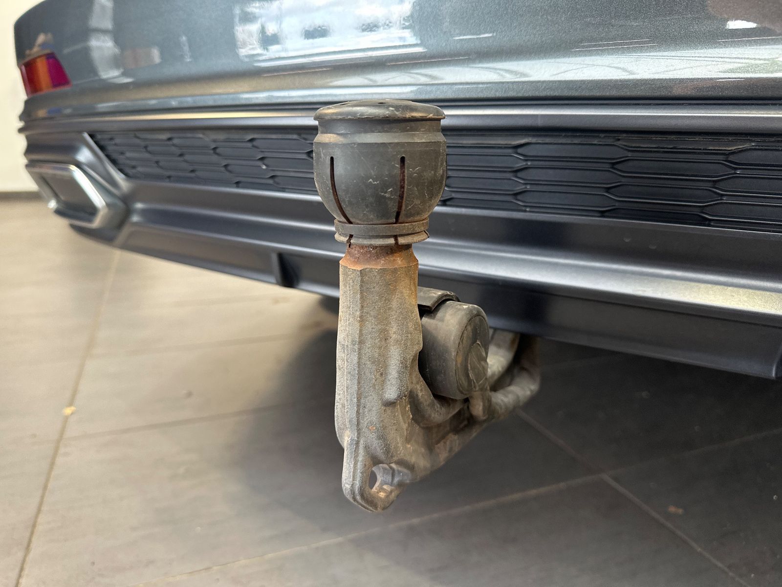 Fahrzeugabbildung Audi A6 Avant 40 TDI S-Line NAV+LED+PANO+AHK+19ZOLL