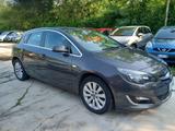Opel Astra 1.7 CDTI 130CV 5P Cosmo (96 kw) - Opel Astra mit Diesel-Antrieb: Limousine, 1.7