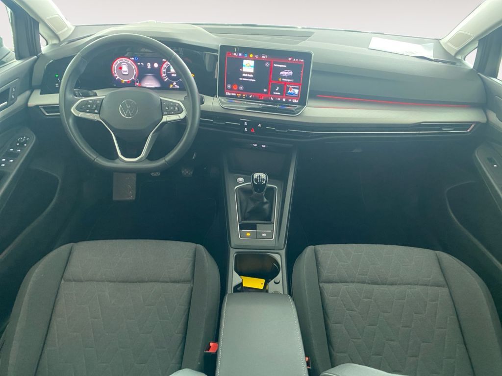 Fahrzeugabbildung Volkswagen Golf 1.5 TSI Life 3 Jahre NW Anschlussgarantie
