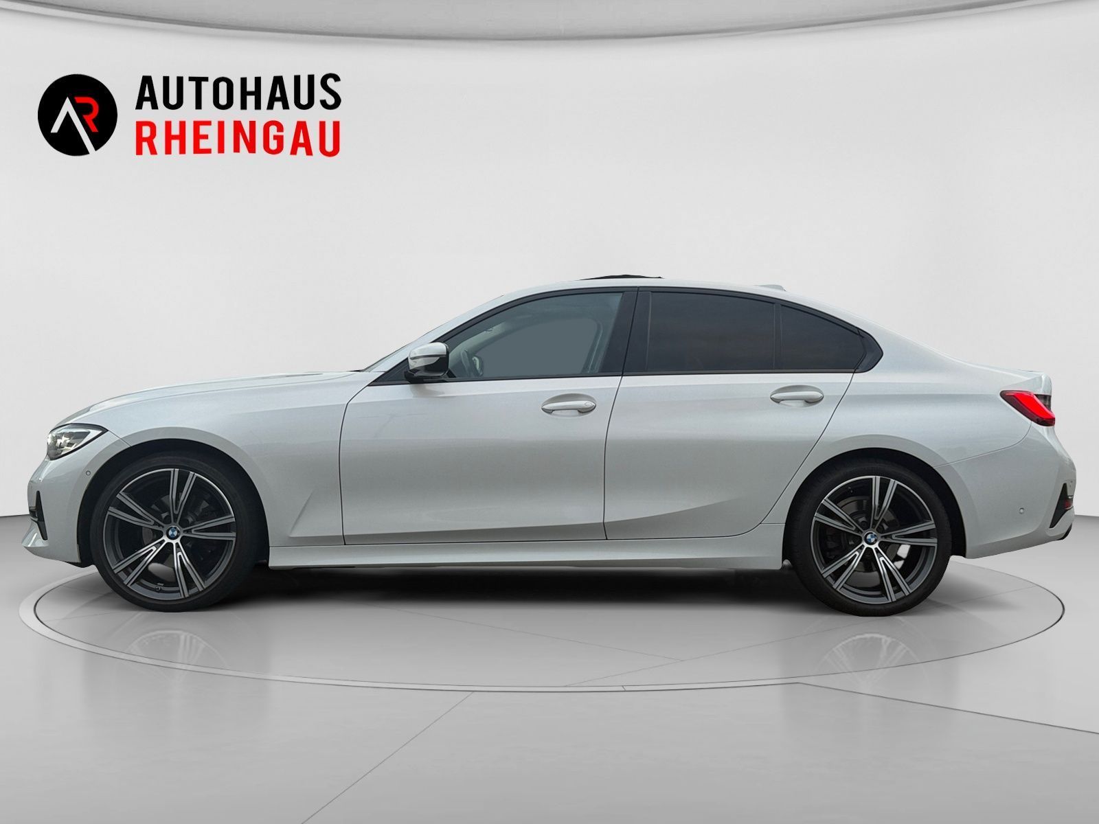 BMW 320  i Sport Line RKF AMB DAB imagem 2