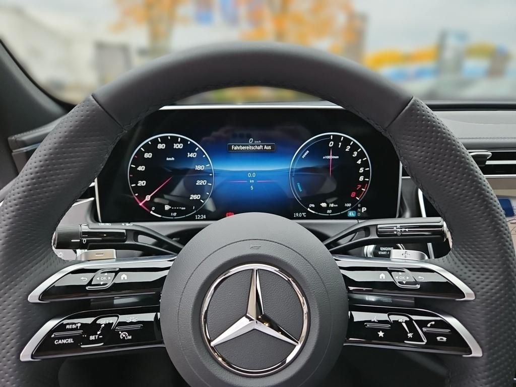 Fahrzeugabbildung Mercedes-Benz E 300 e Limo +AMG-ADVANCED+NIGHT+AHK+BURMESTER +