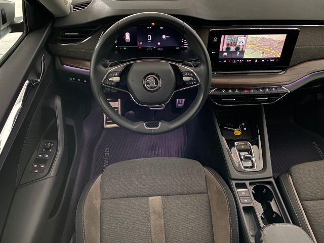 Octavia Scout 2.0 TDI DSG 4x4 AHK+HUD+NAVI