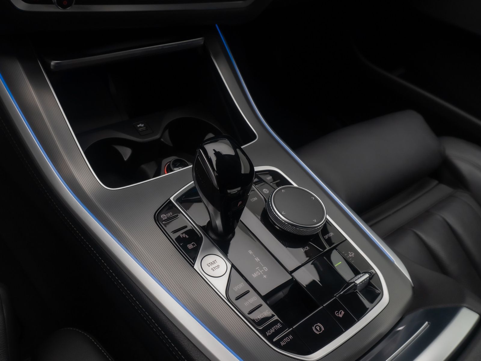 Fahrzeugabbildung BMW X5 xD45e M Sport HUD Kamera AHK Alarm DAB 21Zoll