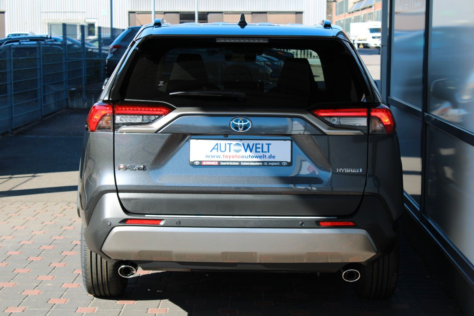 Fahrzeugabbildung Toyota RAV4 Hybrid 4x4 Team D