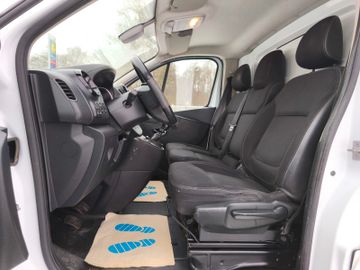 Opel Vivaro - 10