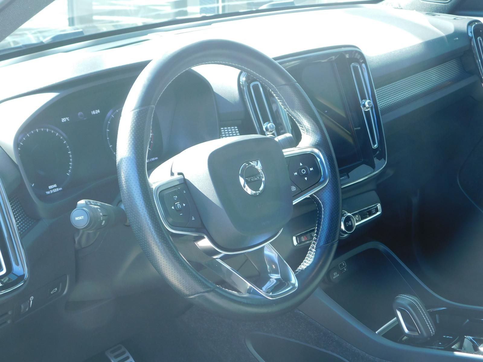 Fahrzeugabbildung Volvo XC40 B5 AWD R-Design
