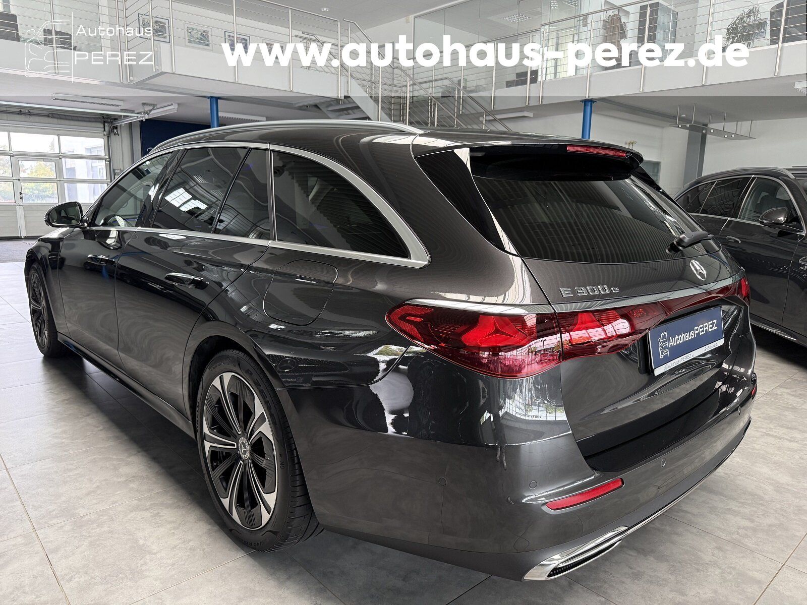 Mercedes-Benz E 300 T e EDITION AVANTGARDE PANO SD-AHK-MASSAGE imagem 3