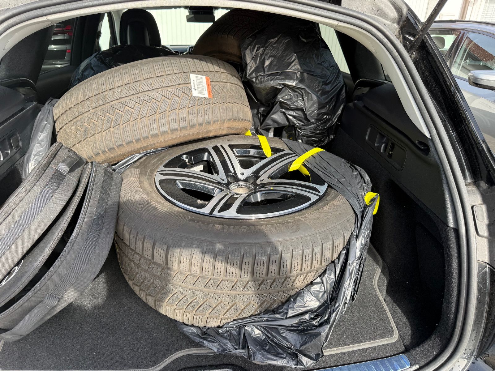 Mercedes-Benz GLC 300 e 4MATIC Autom. AMG AHK LED foto 6
