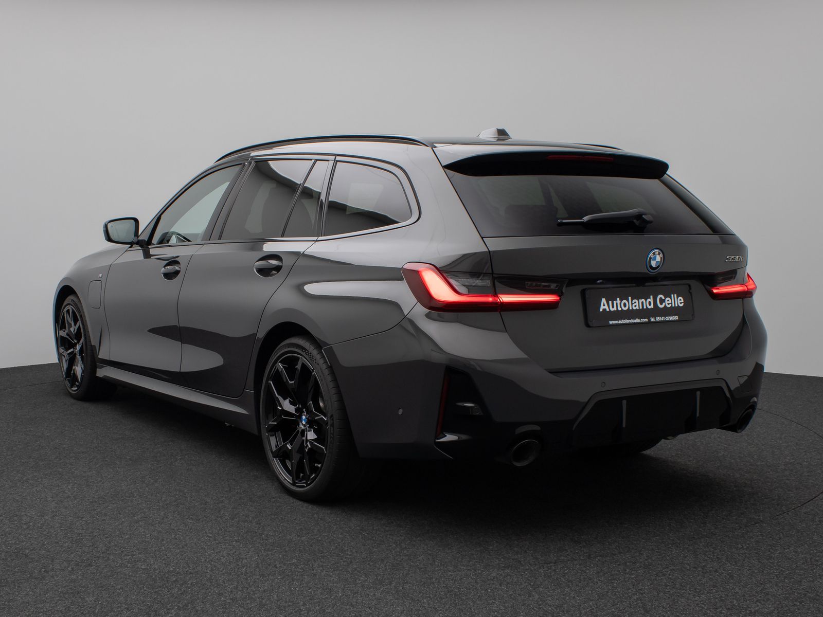 Fahrzeugabbildung BMW 330e M Sport Pro Panorama 360°HUD DAB HiFi AHK