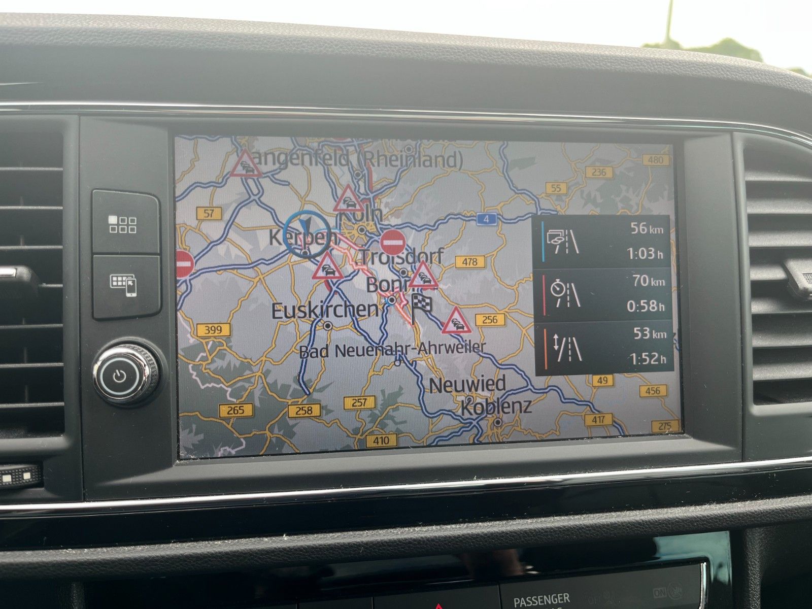 Fahrzeugabbildung SEAT Leon 2.0 ST FR SPORT DSG Navi Leder Pano LED KAM