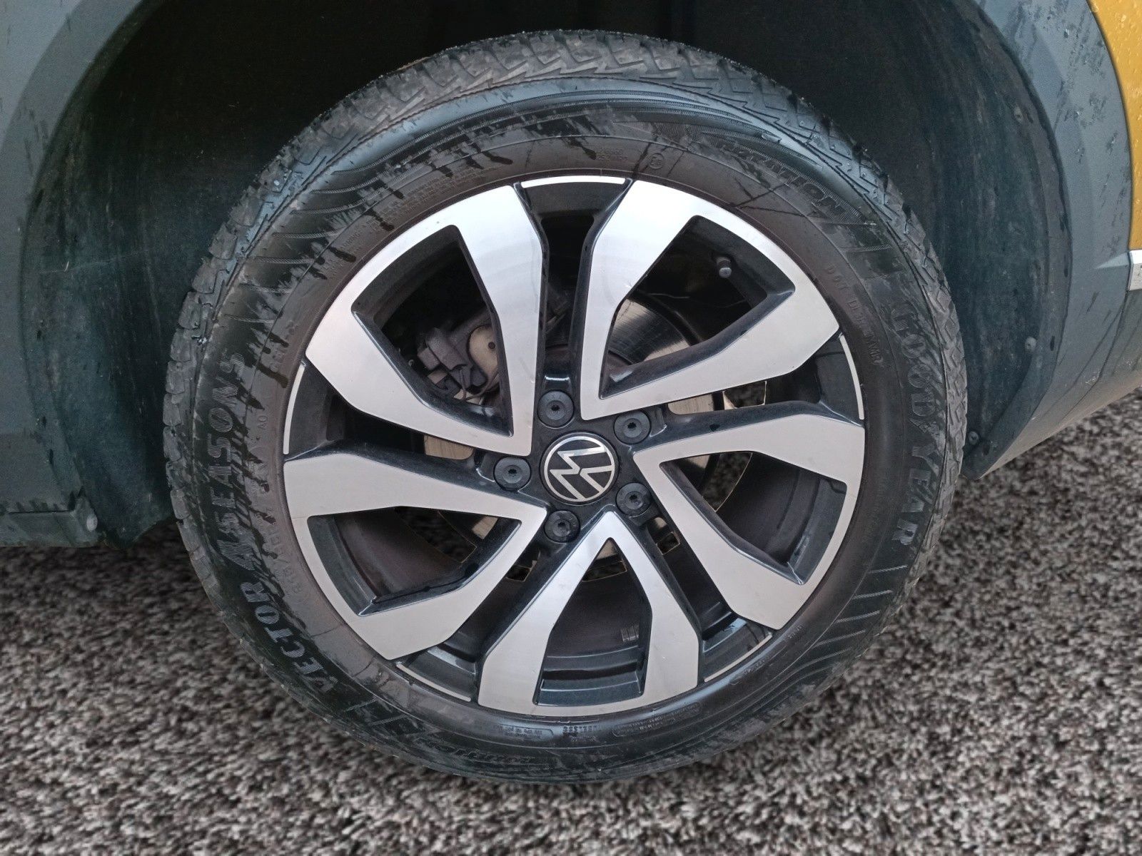 Fahrzeugabbildung Volkswagen T-Roc Active *AHZV*Navi*Sitzheizung