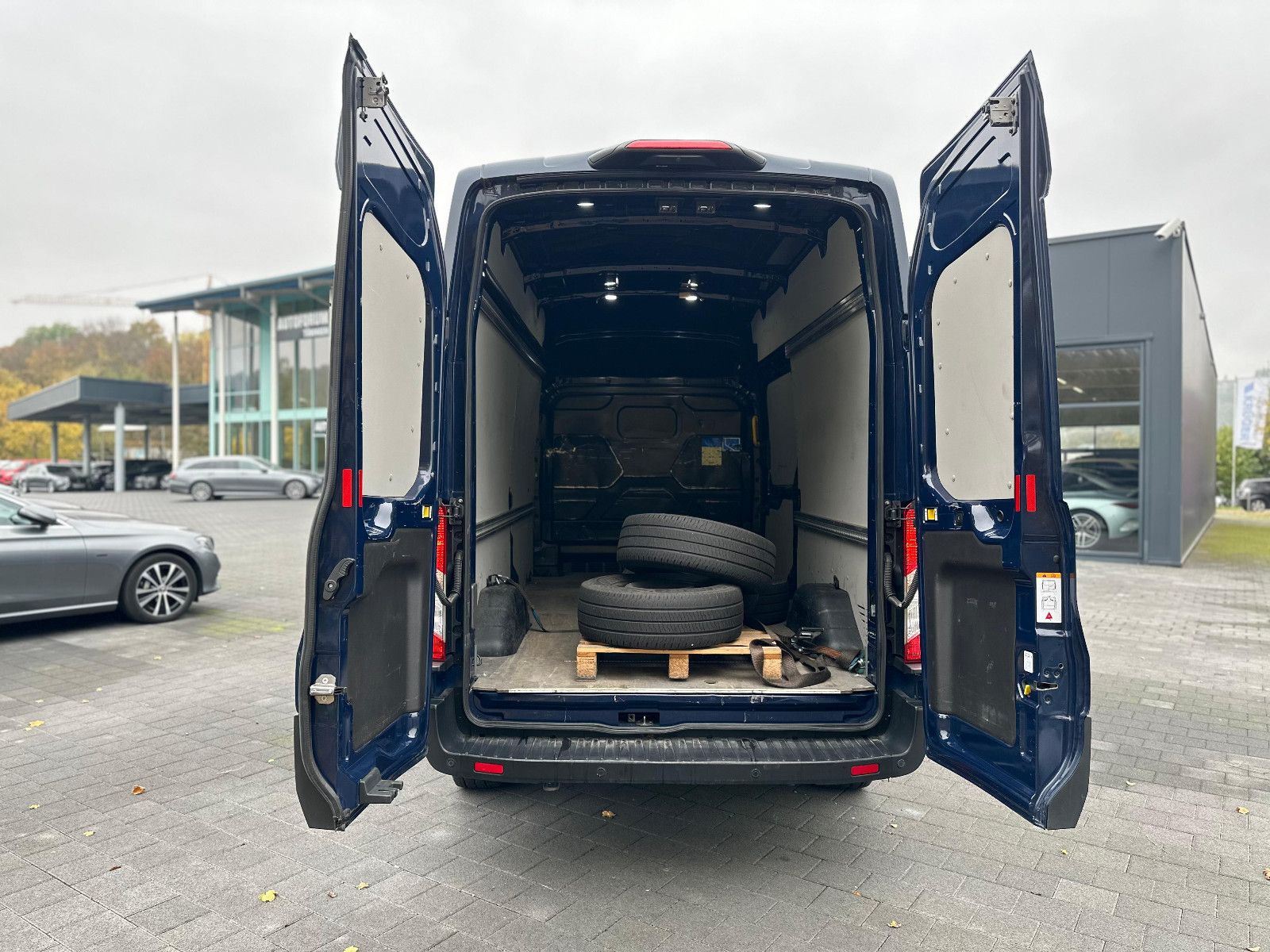 Fahrzeugabbildung Ford Transit 350 L3H3 TREND *NAVI*KLIMA*TEMPO*