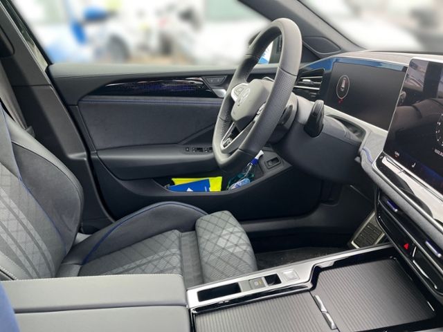 Fahrzeugabbildung Volkswagen Passat Variant 2.0 TDI DSG R-LINE AHK