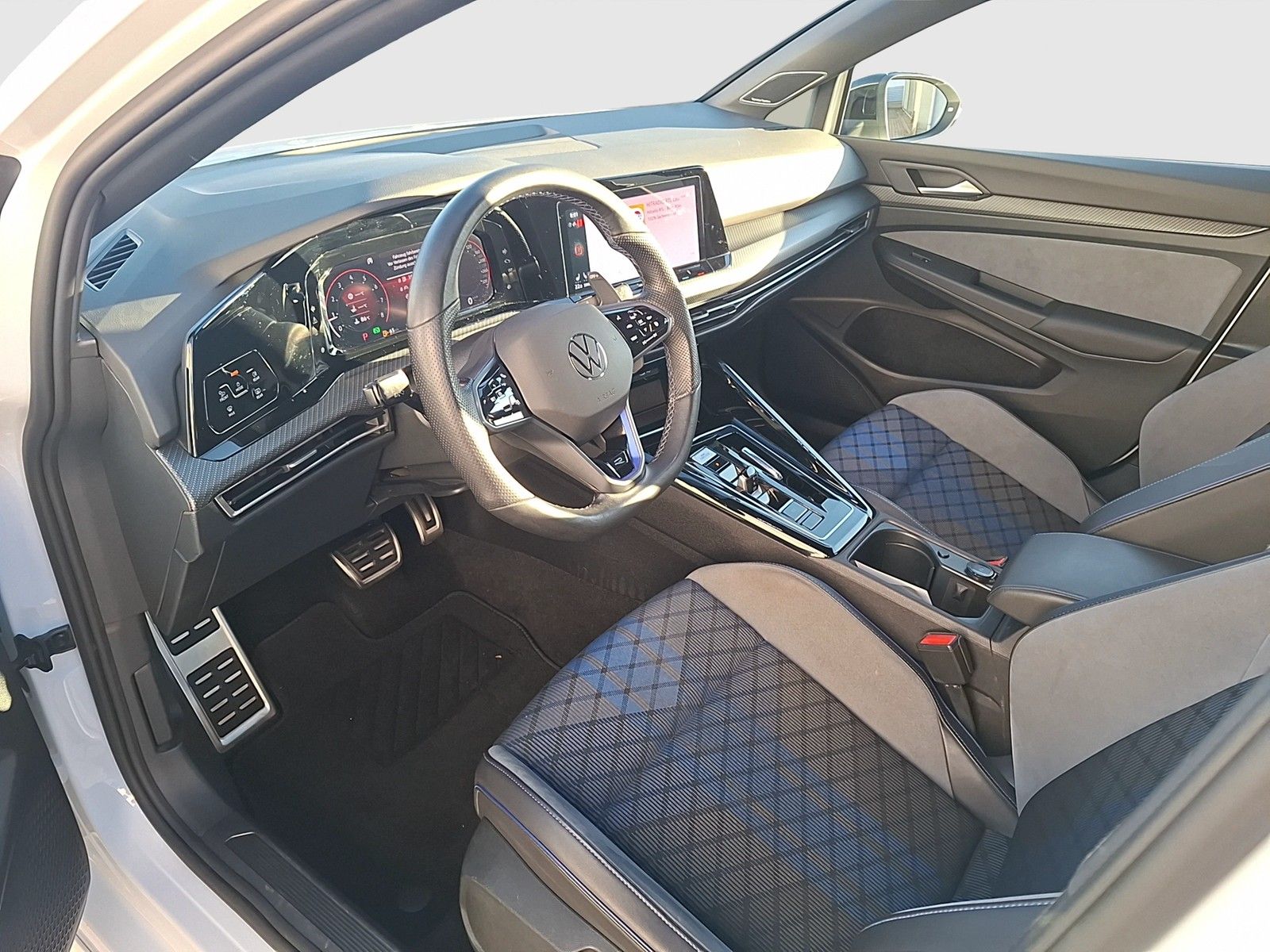 Fahrzeugabbildung Volkswagen Golf VIII Variant R DSG 4M Matrix Navi AID ACC R
