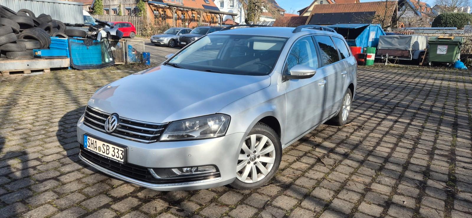 Volkswagen Passat Variant AHK,KLIMA,ALU,HU 09/27,SCHECKHEFT