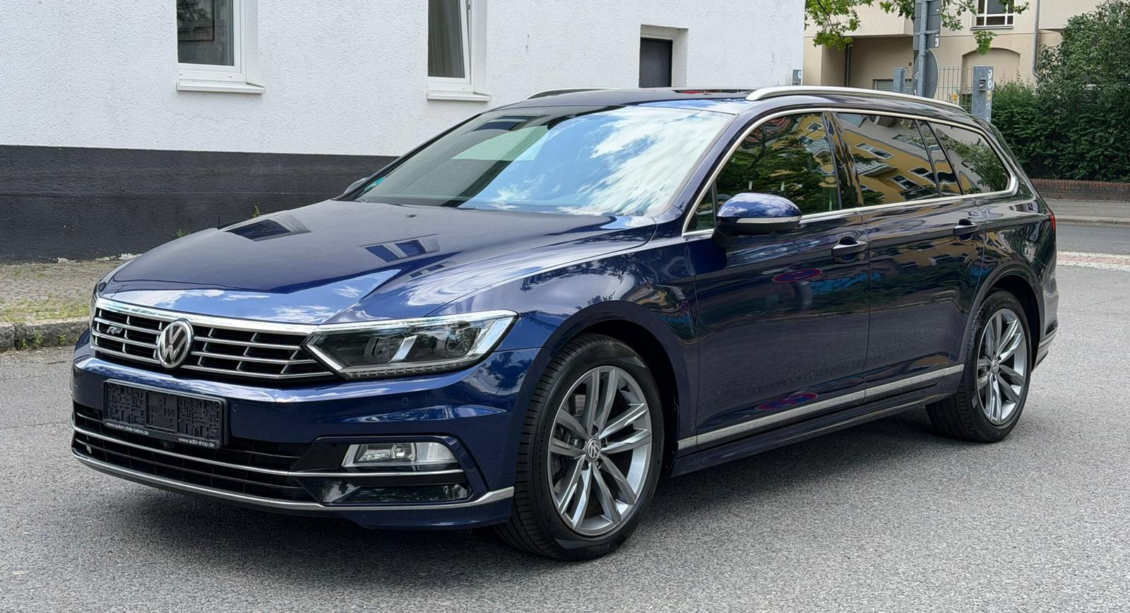 Volkswagen Passat R-Line Pano Naiv Kamera LED