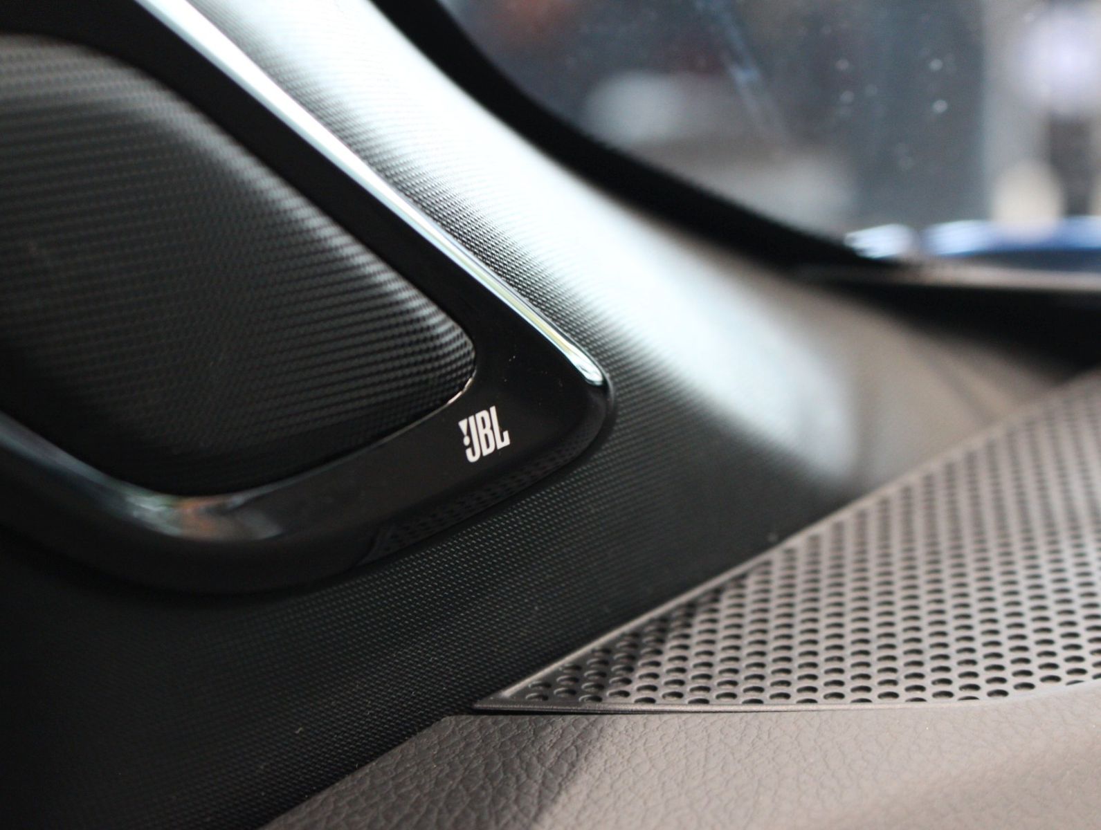 Fahrzeugabbildung Toyota C-HR Hybrid GR Sport 2.0 EU6d Kamera+Navi+LED