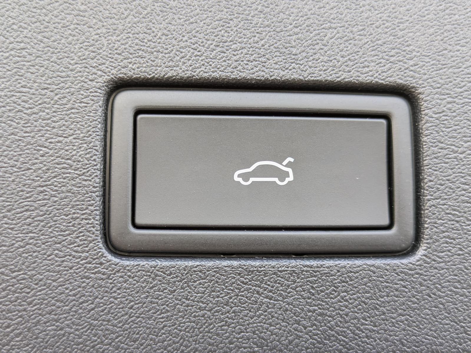 Fahrzeugabbildung Volkswagen Tayron 2.0 TDI 4M R-Line 7Si*MATRIX*AHK*PANO*HUD