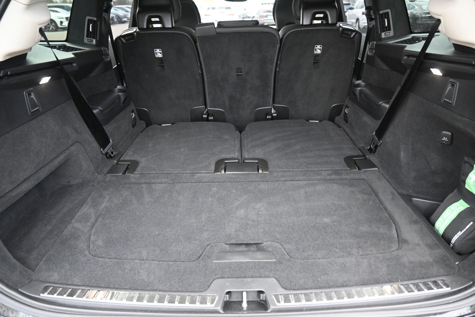 Fahrzeugabbildung Volvo XC90 Ultimate Bright AWD*MASS*LUFT*B&W*360°*22"*