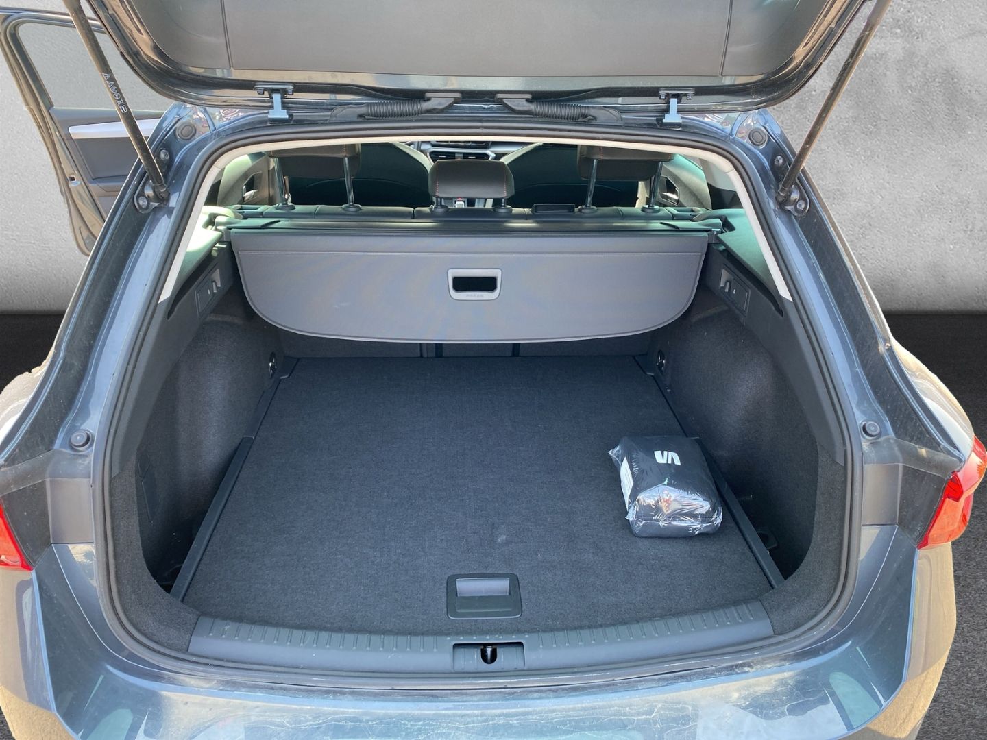 Fahrzeugabbildung SEAT Leon Sportstourer FR 2.0 TDI EU6d Navi Digitales