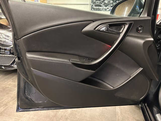 MYAUTOCENTER – Gebraucht- und Jahreswagen mit Werkstattservice in Pfaffenhofen Opel Astra J Sports Tourer Exklusiv *2. Hand*Kamera*