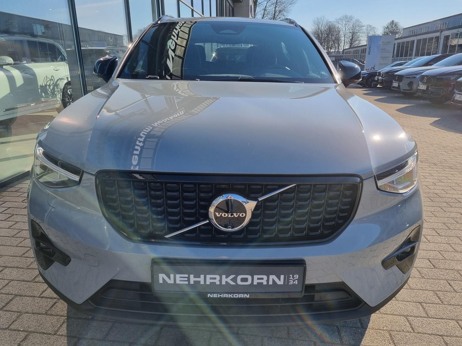 Fahrzeugabbildung Volvo XC40 B4 Benzin Plus Dark 'ACC, BLIS, 360-Cam'